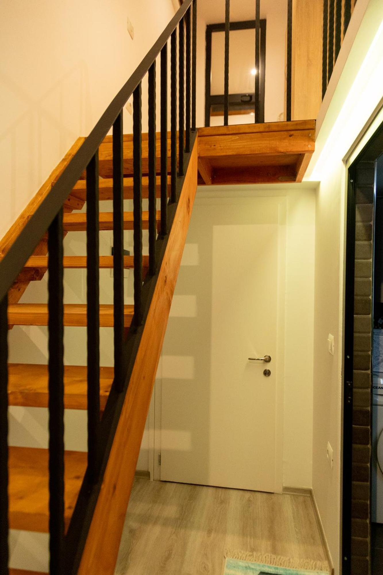 Отель Cozy Loft-Blloku Downtown Тирана Экстерьер фото